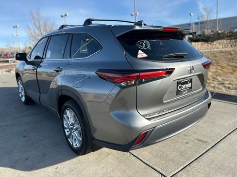 Used 2026 Toyota Highlander Limited image 7