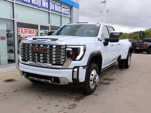 New 2026 GMC Sierra 3500 Denali w/ Denali Reserve Package AWD/4WD image 6