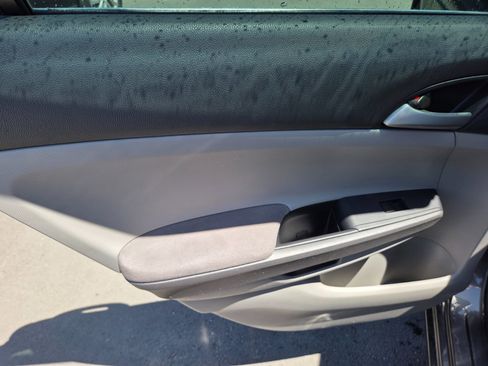 Used 2010 Honda Accord LX image 7