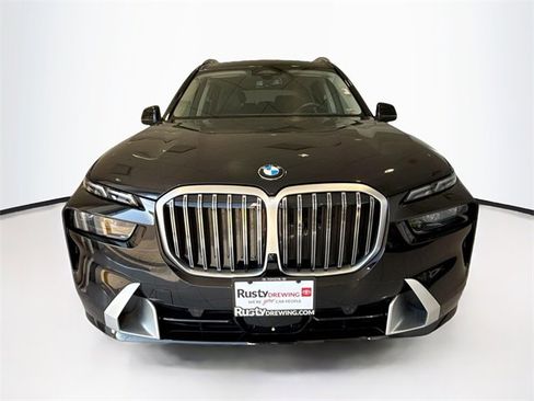 Used 2025 BMW X7 xDrive40i w/ Climate Comfort Package image 2