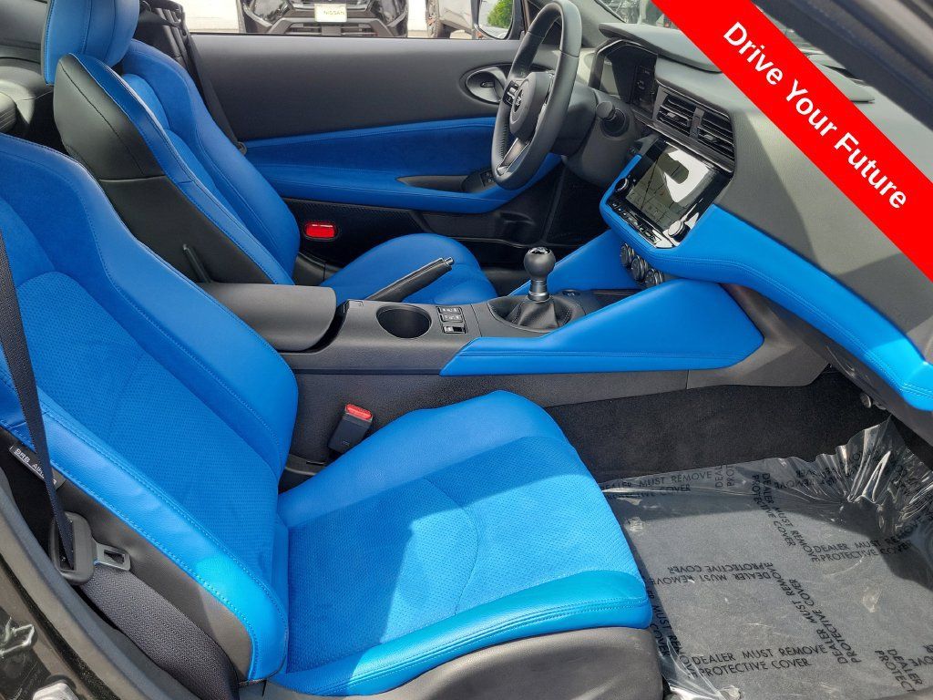 Used 2023 Nissan Z w/ Floor Mat Package (L93) RWD image 18