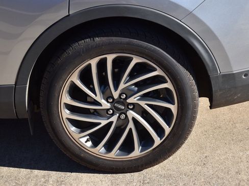 Used 2020 Lincoln Nautilus Reserve image 12