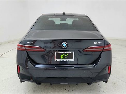 Used 2025 BMW 540i xDrive w/ Executive Package image 5