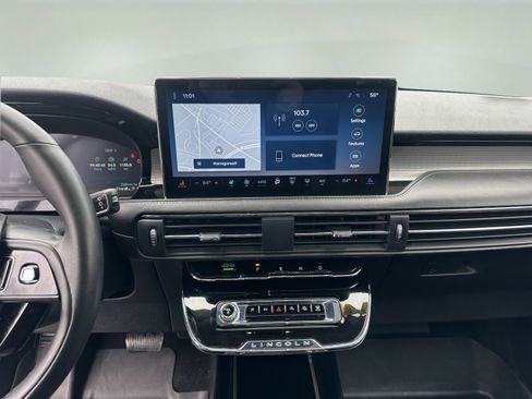 Used 2023 Lincoln Corsair AWD w/ Equipment Group 101A image 11