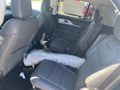 New 2025 Ford Explorer Active w/ Active Comfort Package image 11