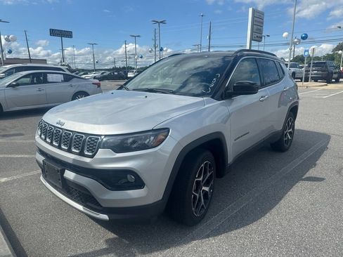 Used 2025 Jeep Compass Limited AWD/4WD image 1