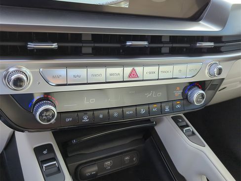 New 2025 Kia Telluride S image 28