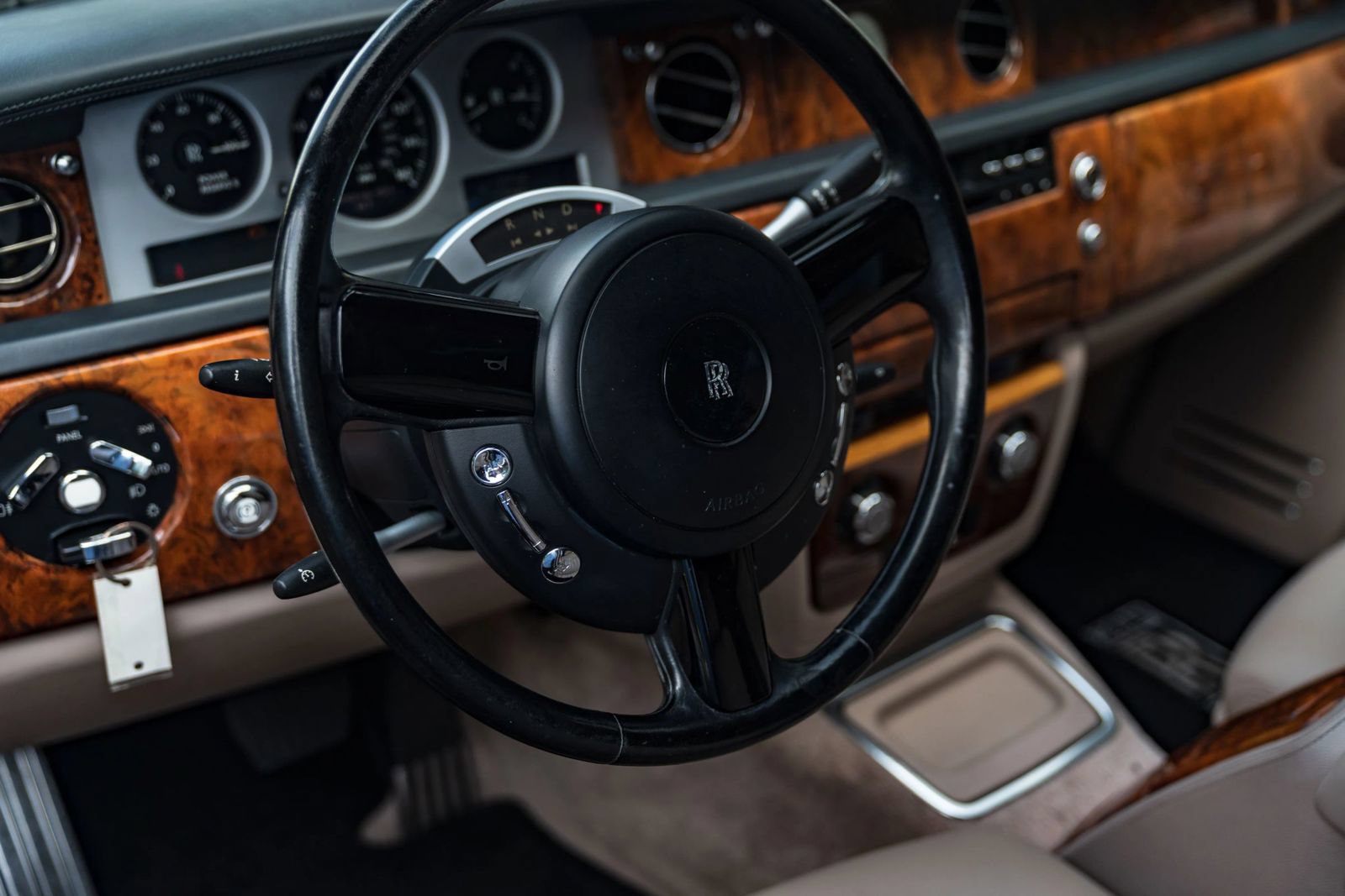 Used 2004 Rolls-Royce Phantom Sedan RWD image 18