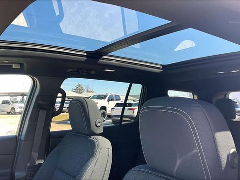 New 2026 Chevrolet Traverse LT w/ Enhanced Driving Package FWD image 18