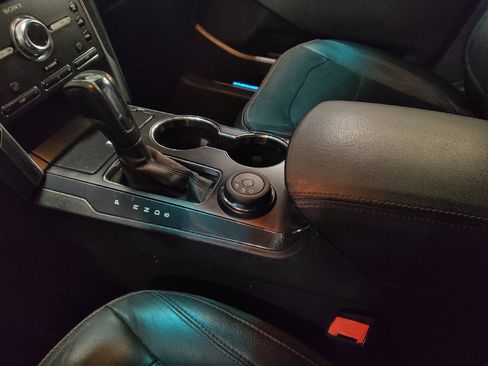 Used 2016 Ford Explorer Sport image 26