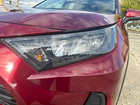 Used 2022 Toyota RAV4 LE image 10