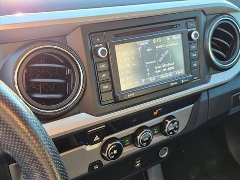 Used 2016 Toyota Tacoma SR5 RWD image 11