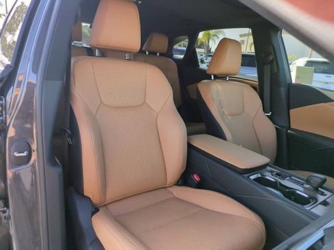 Used 2025 Lexus RX 350 image 32