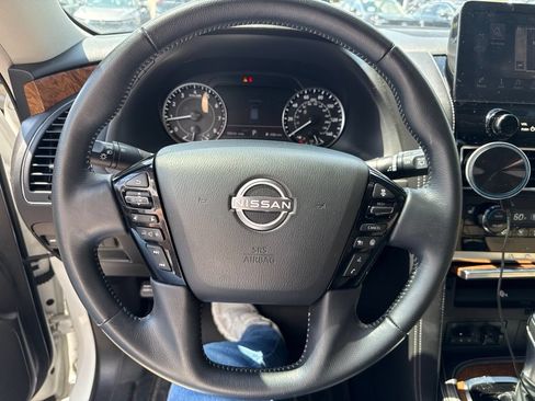 Used 2022 Nissan Armada SL w/ Cargo Package AWD/4WD image 11