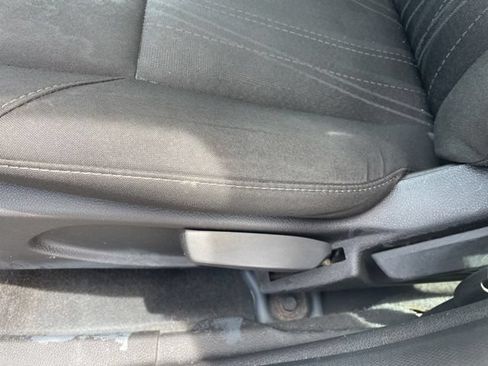 Used 2018 Ford Focus SE FWD image 20