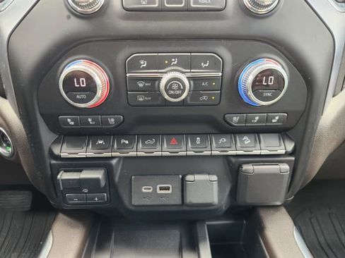 Used 2022 GMC Sierra 1500 SLT AWD/4WD image 17