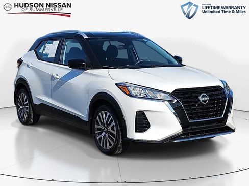Used 2024 Nissan Kicks SV FWD image 1