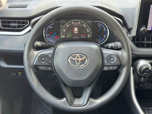 Used 2024 Toyota RAV4 XLE AWD/4WD image 20