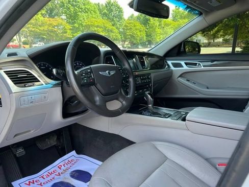Used 2016 Hyundai Genesis 3.8 RWD image 11