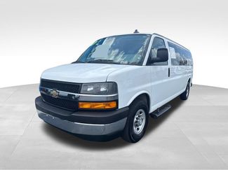 Used 2019 Chevrolet Express 3500 LT w/ LT Preferred Equipment Group RWD video 2