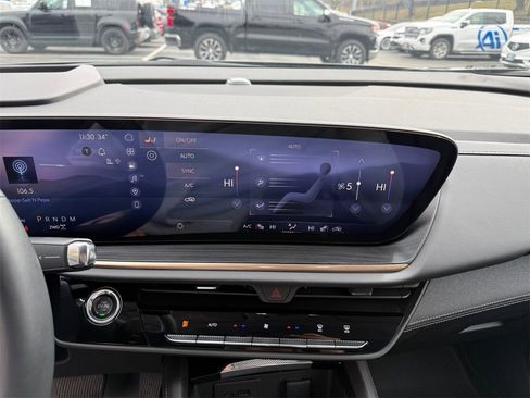 Used 2024 Buick Envision Avenir image 9