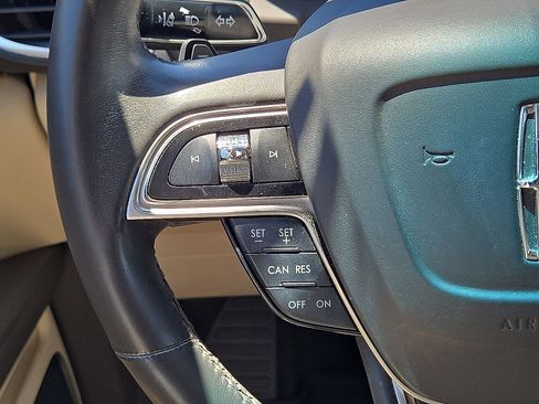 Used 2019 Lincoln Nautilus Reserve FWD image 20