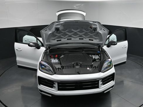 New 2026 Porsche Cayenne S AWD/4WD image 30