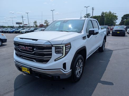 Used 2025 GMC Sierra 1500 SLT AWD/4WD image 4