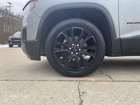 Used 2023 GMC Acadia SLE w/ Driver Convenience Package image 38