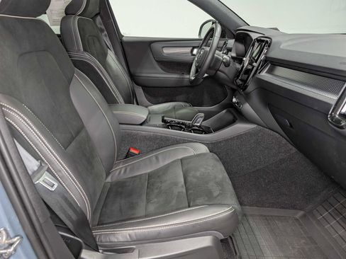 Used 2021 Volvo XC40 T5 R-Design w/ Advanced Package image 42