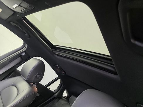 Used 2023 Mercedes-Benz GLC 300 4MATIC Coupe image 12