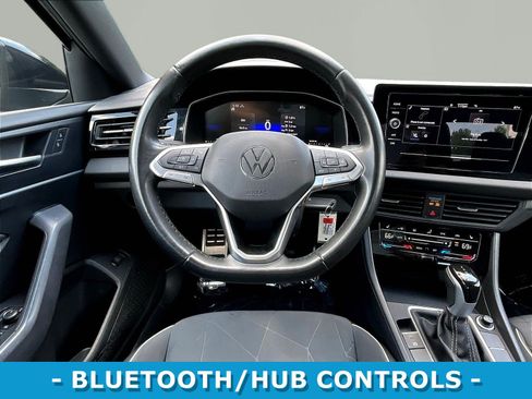 Used 2025 Volkswagen Jetta Sport FWD image 8