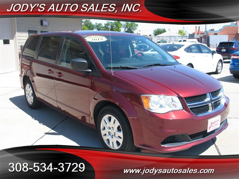 Used 2018 Dodge Grand Caravan SE w/ UConnect Hands-Free Group FWD image 1