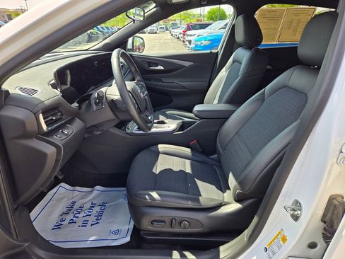 Used 2024 Buick Envista Preferred w/ Convenience I Package FWD image 17