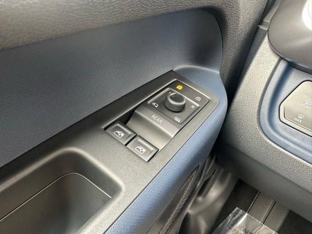 New 2025 Volkswagen ID. Buzz Pro S RWD image 34