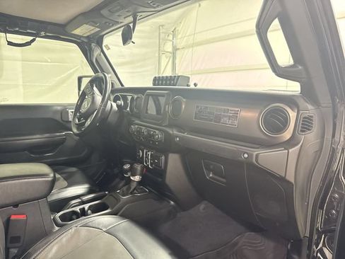 Used 2020 Jeep Gladiator Sport w/ Quick Order Package 24S AWD/4WD image 29