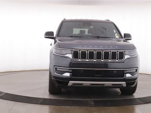 Used 2024 Jeep Wagoneer L Series II w/ Flexible Seating Group AWD/4WD image 12