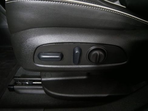 Used 2023 GMC Acadia Denali w/ Denali Ultimate Package image 19