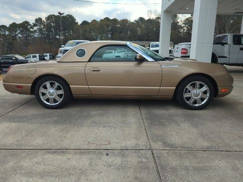 Used 2005 Ford Thunderbird image 8