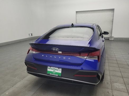 Used 2025 Hyundai Elantra Sport FWD image 7