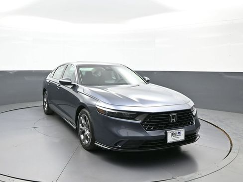 Certified 2023 Honda Accord EX image 3