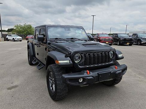 Used 2024 Jeep Gladiator Mojave w/ Technology Group AWD/4WD image 7
