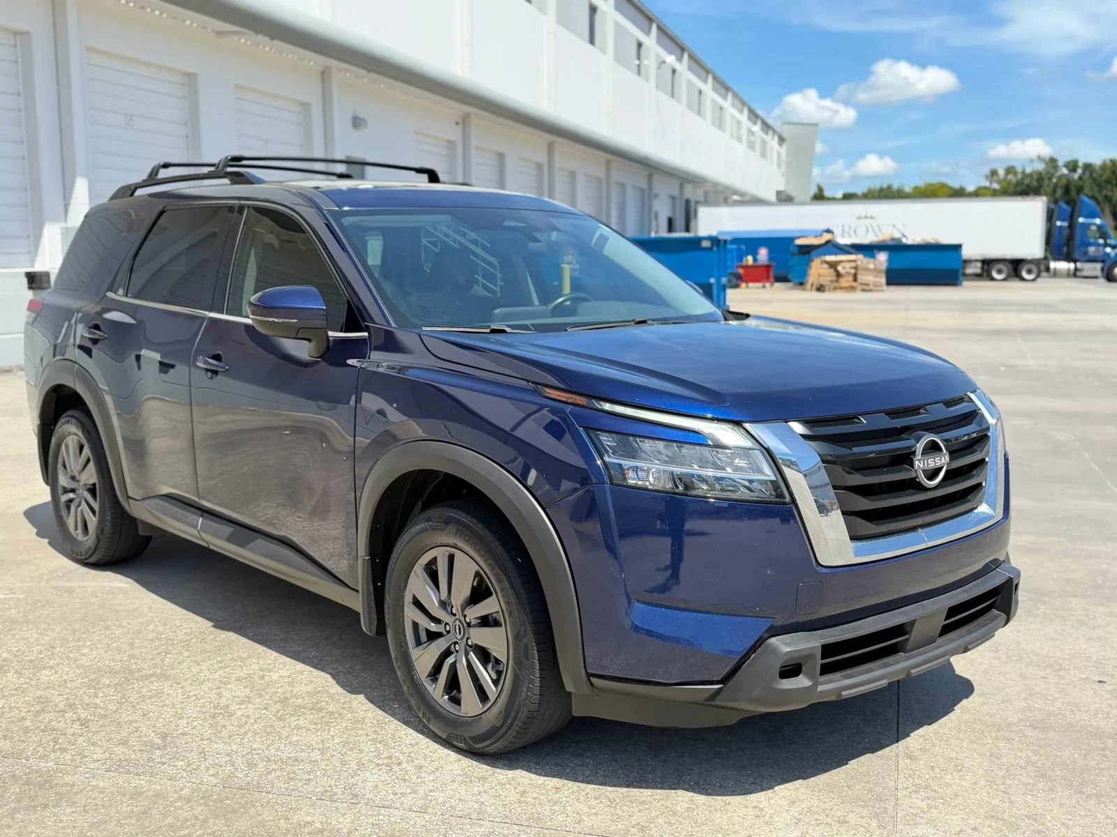 Used 2022 Nissan Pathfinder SV w/ SV Premium Package AWD/4WD image 4