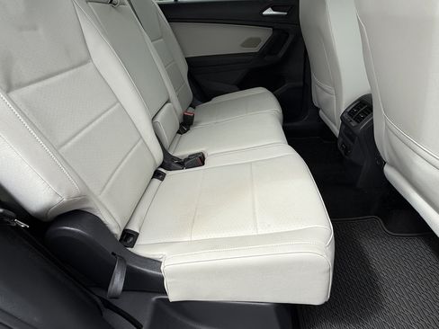 Used 2021 Volkswagen Tiguan SEL FWD image 15