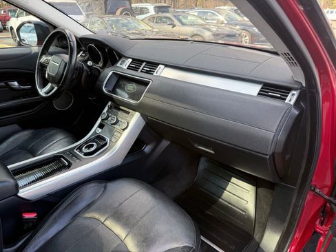 Used 2017 Land Rover Range Rover Evoque SE Premium image 21