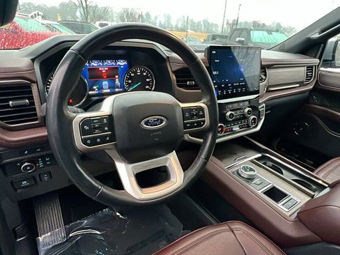 Used 2024 Ford Expedition Limited image 27