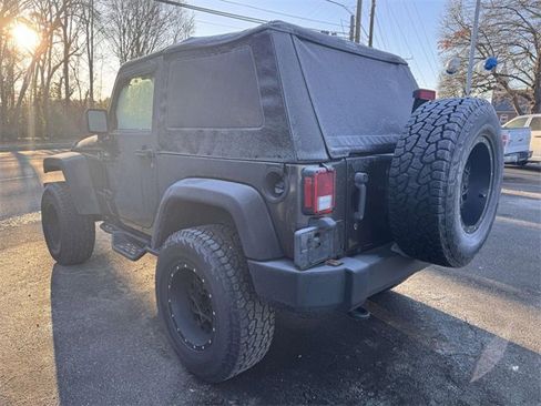 Used 2014 Jeep Wrangler Rubicon w/ Power Convenience Group image 4