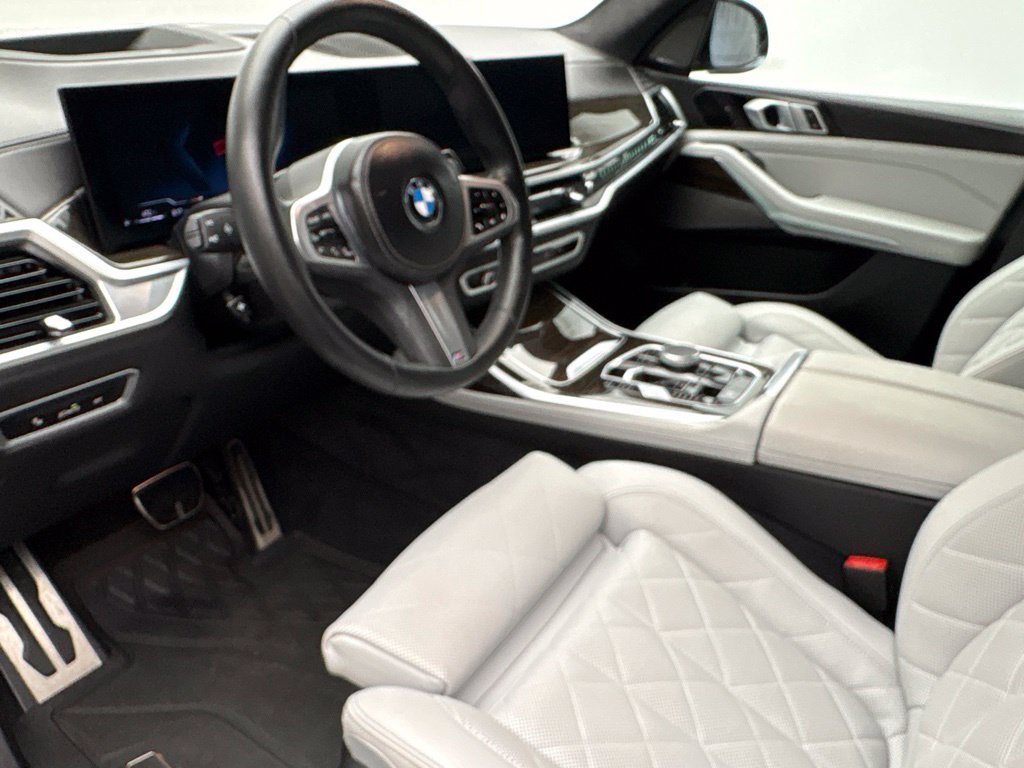 Used 2024 BMW X7 xDrive40i w/ M Sport Package AWD/4WD image 6