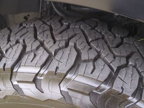 Used 2025 Ford F150 Raptor AWD/4WD image 18