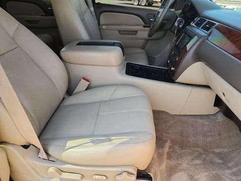 Used 2011 Chevrolet Tahoe LT AWD/4WD image 14